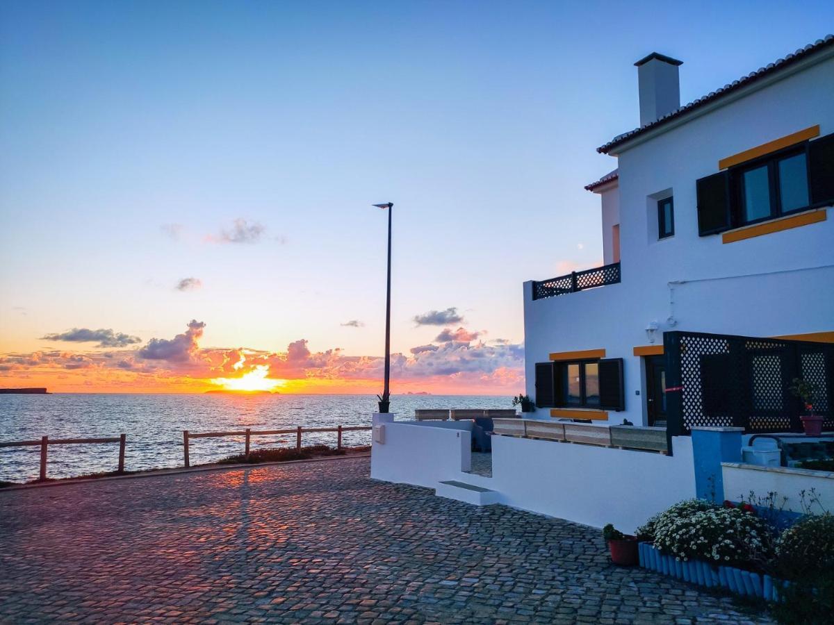 Pequena Baleia Bed & Breakfast Ferrel  Eksteriør bilde
