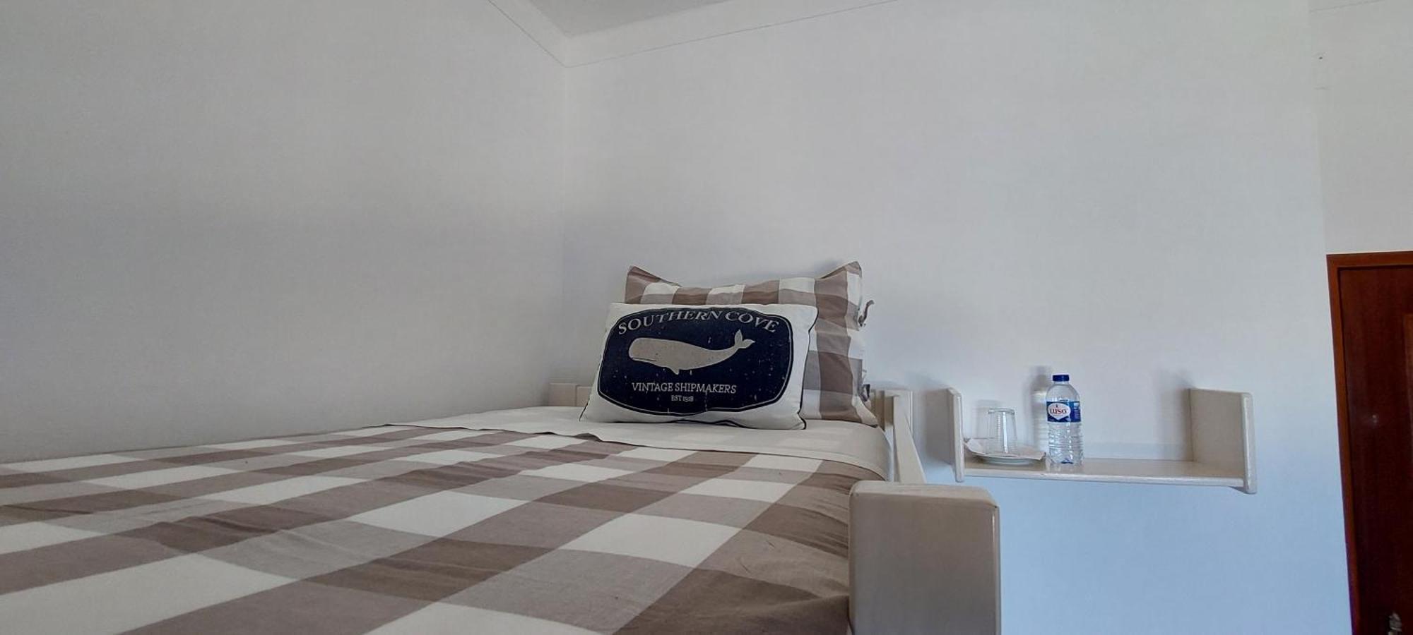 Pequena Baleia Bed & Breakfast Ferrel  Eksteriør bilde